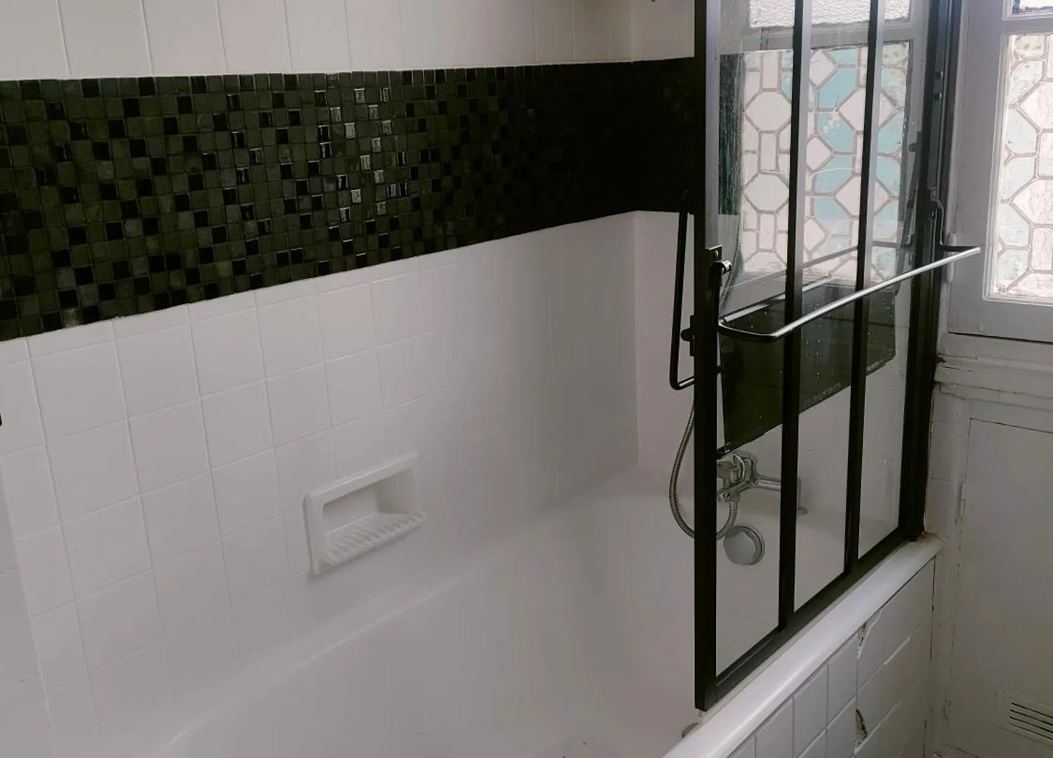 Spacieuse Vu Sur La Tour Homestay